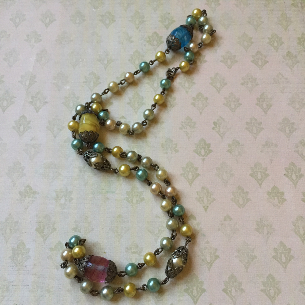 1920s Faux Pearl and Art Glass Necklace